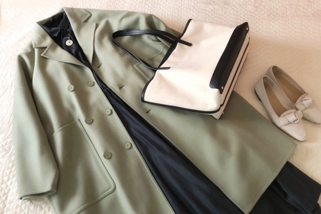 年齢を重ねるほど色選びが難しく感じる理由― パーソナルカラーは「若作り防止装置」になる ―