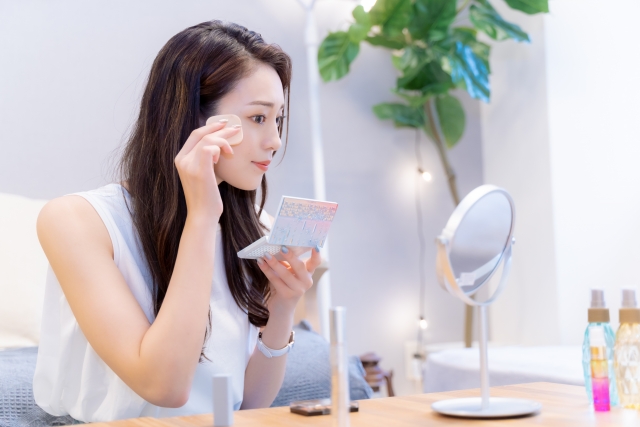 顔分析メイクの極意：パーツ配置で操る「理想の自分」へのアップデート術